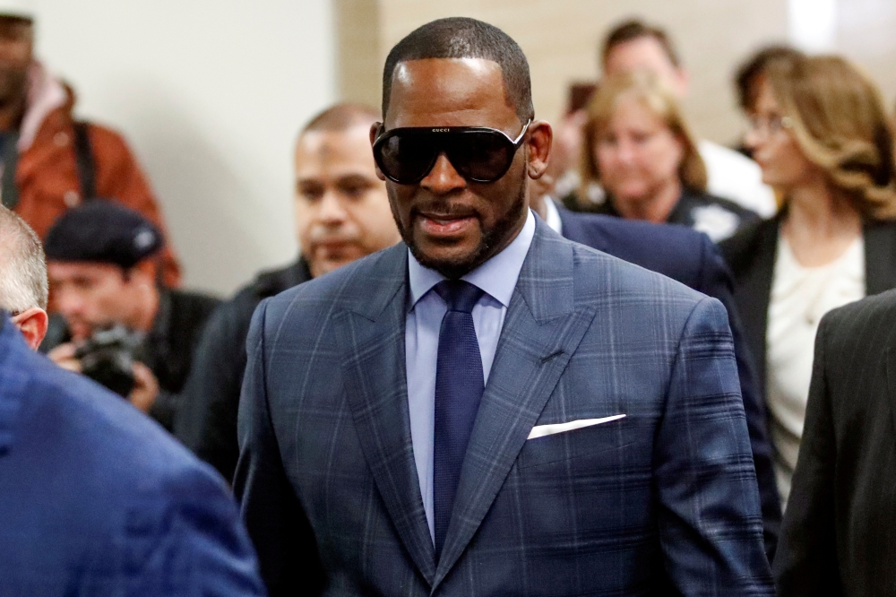 Grammy-winning R&B singer R. Kelly arrives for a child support hearing at a Cook County courthouse in Chicago, Illinois, US March 6, 2019. Reuters/Kamil Krzaczynski