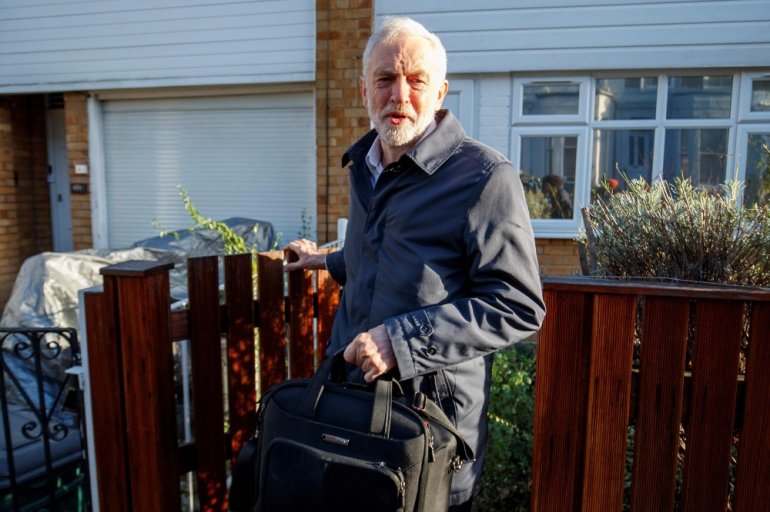 Britain's main opposition Labour Party leader Jeremy Corbyn leaves his home in London on January 14, 2019. (AFP / Tolga Akmen/file photo)
