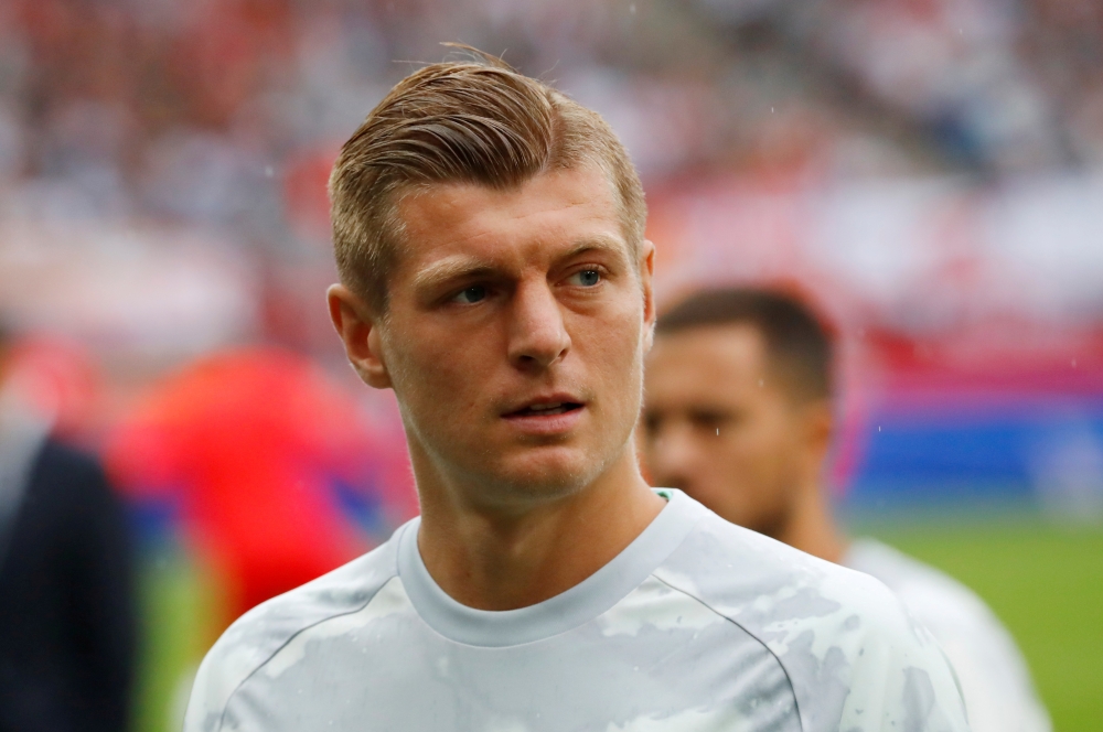 FILE PHOTO:   Real Madrid's Toni Kroos during the warm-up before the match. REUTERS/Leonhard Foeger
