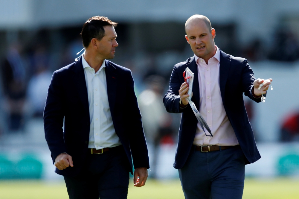 Former cricketers Ricky Ponting and Andrew Strauss before the England vs Australia match. Reuters/Andrew Boyers