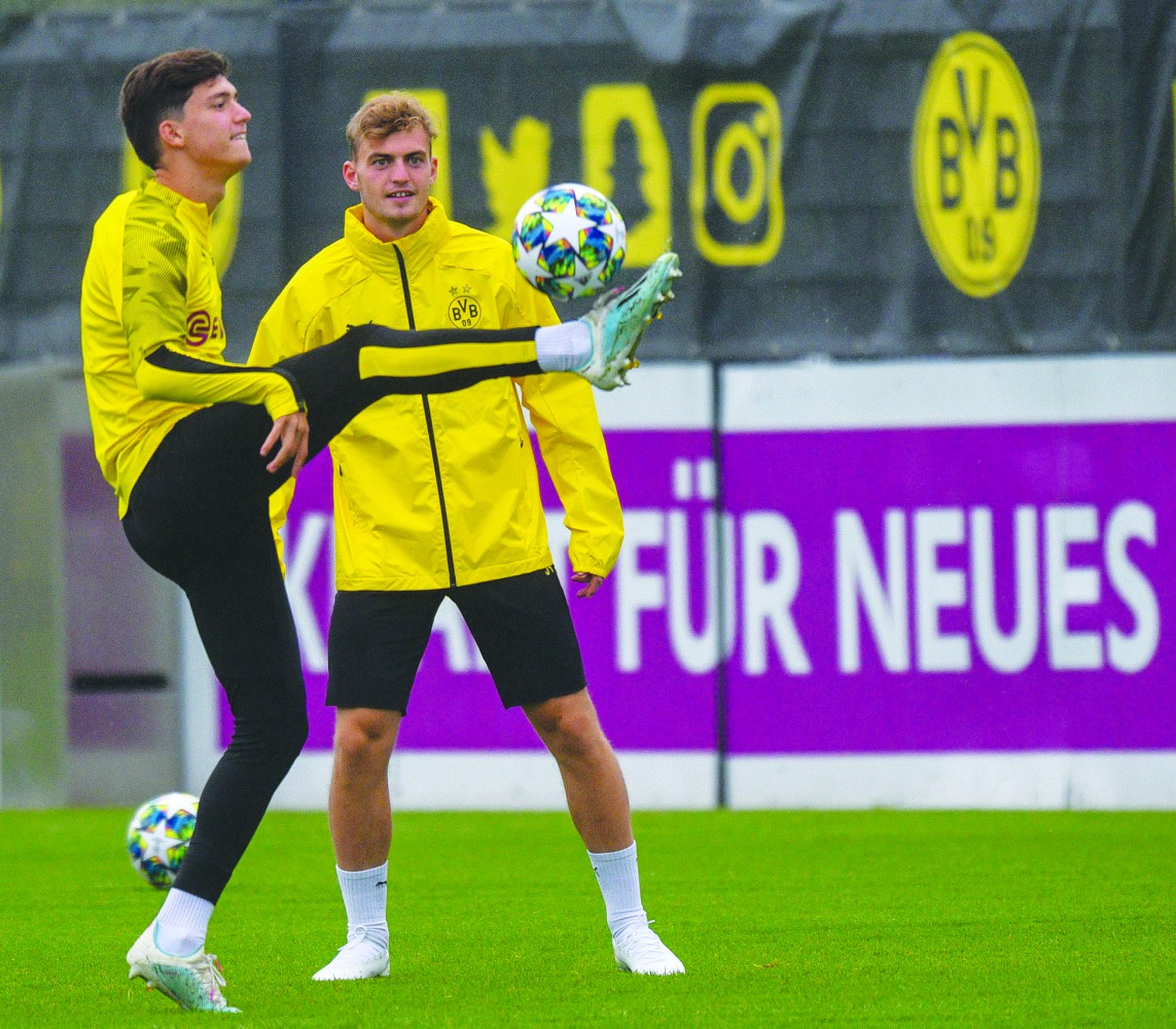Dortmund's players take part in a training session on the eve of the UEFA Champions League Group F football match between Borussia Dortmund and Barcelona in Dortmund, western Germany, on September 16, 2019.  AFP / Sascha Schuermann