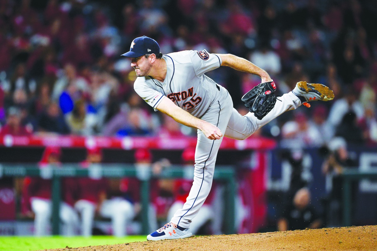 Houston Astros starting pitcher Justin Verlander (35) pitches during the fourth inning against the Los Angeles Angels at Angel Stadium of Anaheim. Mandatory Credit: Kelvin Kuo-USA TODAY Sports
