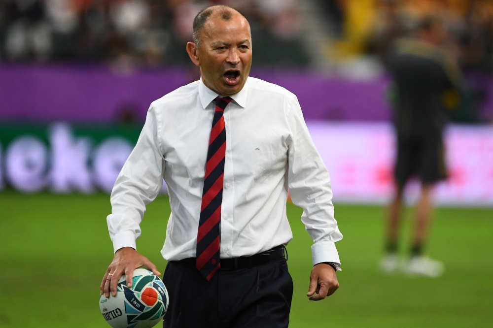 England's head coach Eddie Jones attends a warm-up session before the Japan 2019 Rugby World Cup quarter-final match between England and Australia at the Oita Stadium in Oita on October 19, 2019. / AFP / GABRIEL BOUYS 