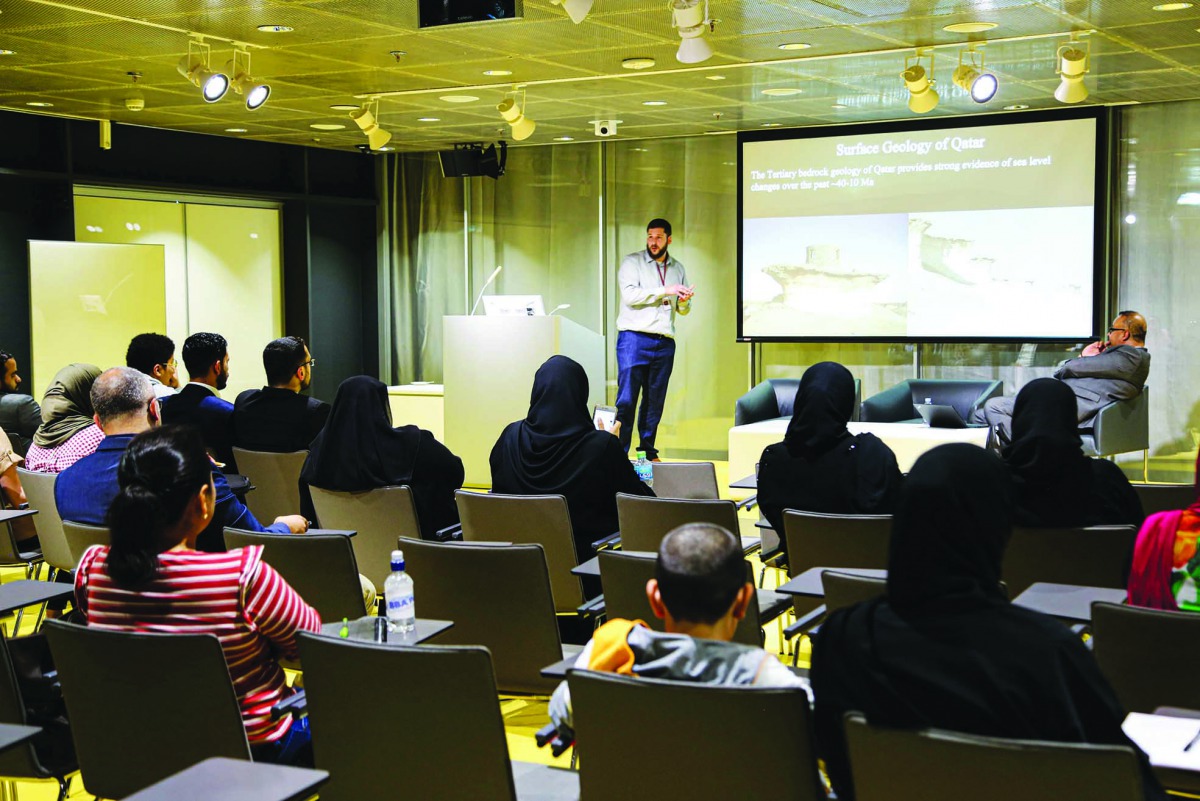 An expert delivers a lecture during the Science Book Forum on significance of the Earth’s ice caps to Qatar and its people at QNL. 