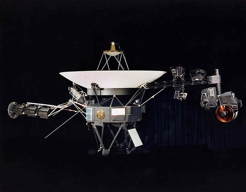 This NASA file handout image obtained on August 9, 2002 shows one of the twin Voyager spacecraft.  AFP/ NASA
 