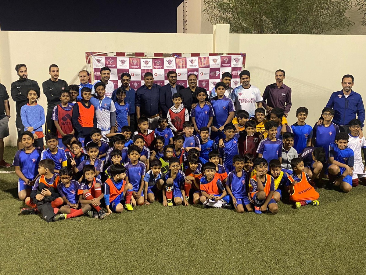 Head coach of the Kerala state Santosh Trophy team and the technical director of I-League club Gokulam Kerala FC Bino George with Absolute Sports Academy kids 
