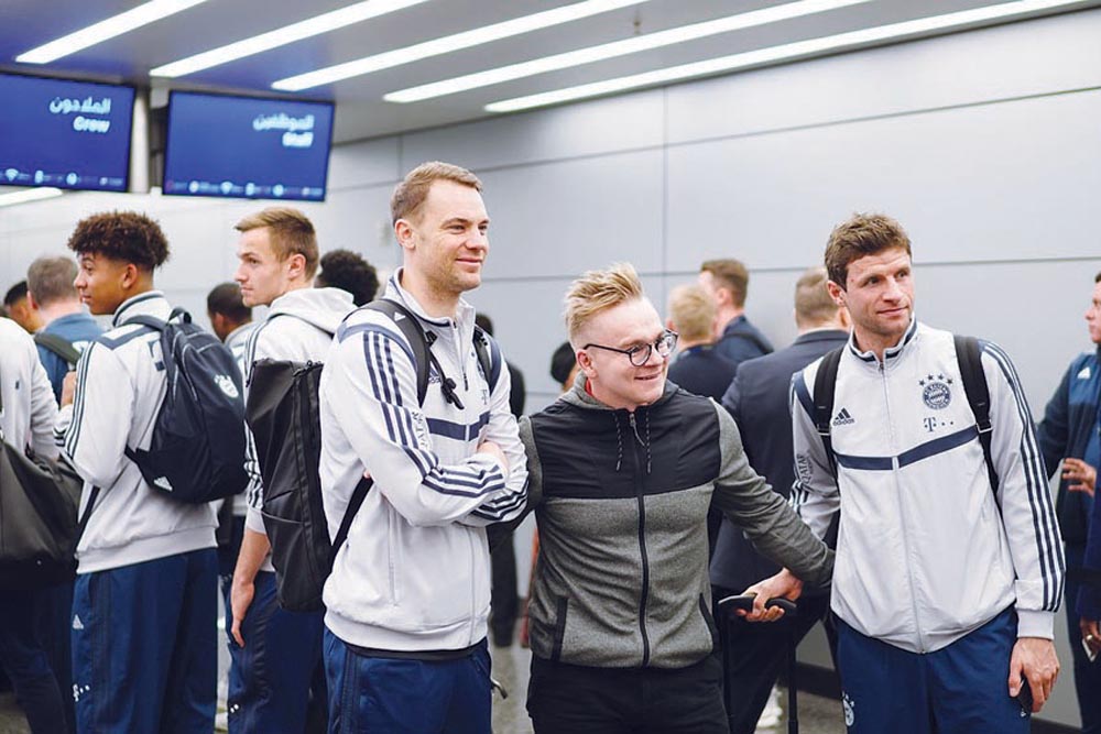 Bayern Munich's Manuel Neuer (front, left) and Thomas Muller (front, right) pose for a photograph on team's arrival in Doha, yesterday.
Pict Courtesy: Bayern Munich Twitter Handle 