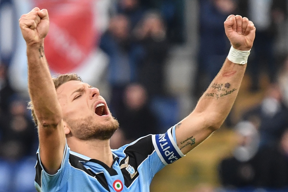Lazio's Italian forward Ciro Immobile reacts after missing a goal opportunity during the Italian Serie A football match Lazio Rome vs Sampdoria on January 18, 2020 at the Olympic stadium in Rome. / AFP / Alberto PIZZOLI