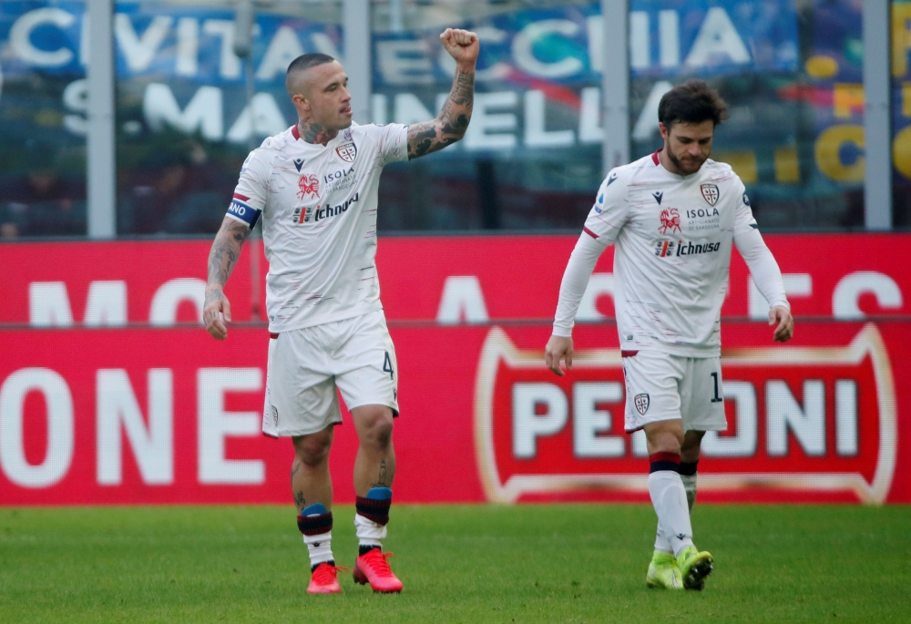 Cagliari's Radja Nainggolan celebrates scoring their first goal REUTERS/Alessandro Garofalo