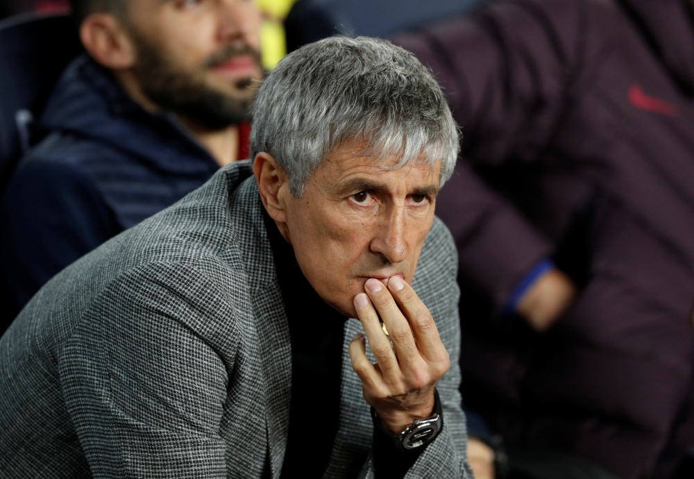 Barcelona coach Quique Setien. REUTERS/Albert Gea
