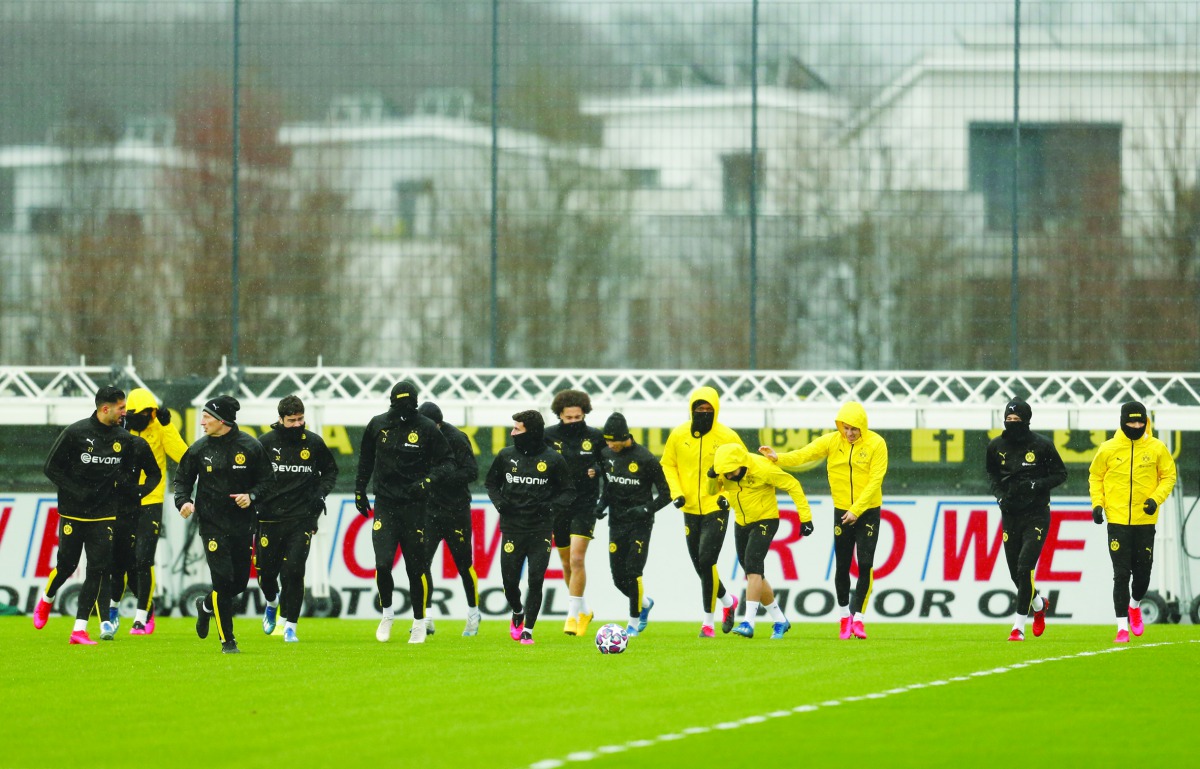 Borussia Dortmund players during training. Reuters/Leon Kuegeler
