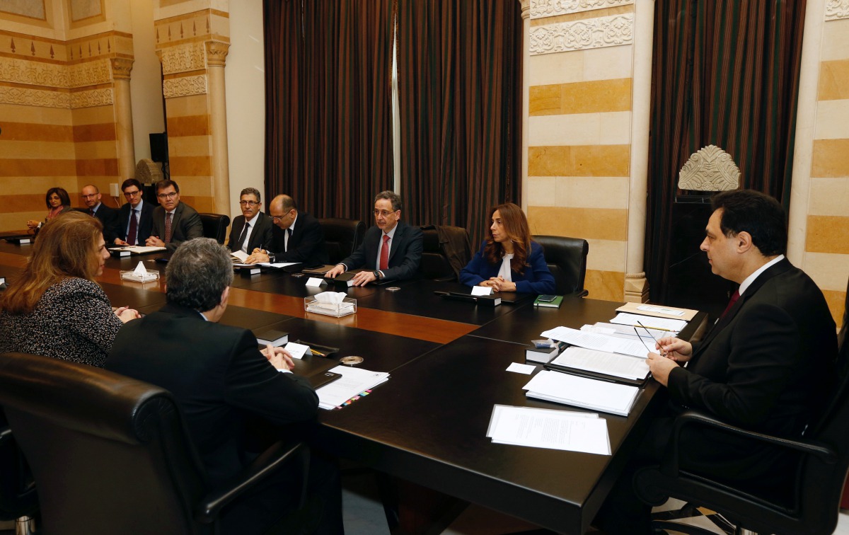 Lebanese Prime Minister Hassan Diab and officials meet with a team of IMF experts at the government palace in Beirut, Lebanon February 20, 2020. Reuters/Mohamed Azakir