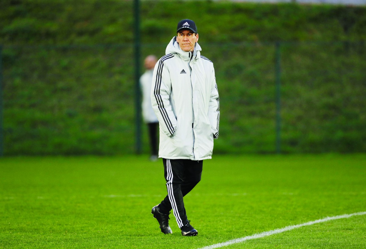 Olympique Lyonnais coach Rudi Garcia during training. Reuters/Eric Gaillard 