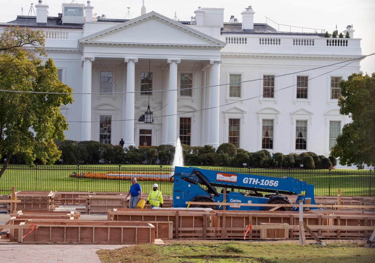 File photo: The front of the White House is closed to the public as construction has started on the Presidential reviewing stand, November 8, 2016, in Washington. AFP / Paul J Richards