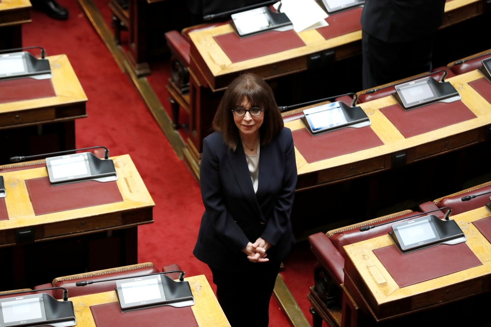  Newly elected Greek President Katerina Sakellaropoulou thanks the lawmakers during the swearing-in ceremony at the parliament in Athens, greece March 13, 2020. Thanassis Stavrakis/Pool via REUTERS 