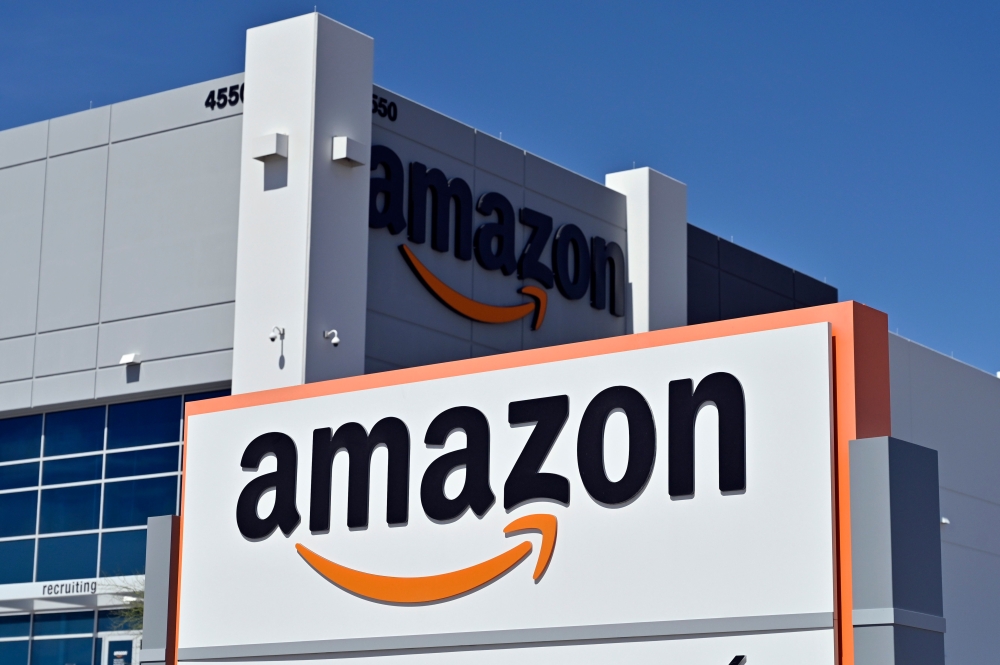 An Amazon distribution center is seen as the coronavirus continues to spread across the United States, on April 25, 2020 in North Las Vegas, Nevada.  AFP / David Becker
