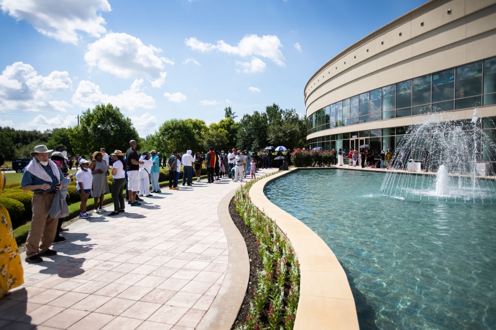 The Houston community gathered for the final public viewing of George Floyd at the Fountain of Praise Church in Houston, Texas, United States on June 08, 2020. Montinique Monroe - Anadolu 