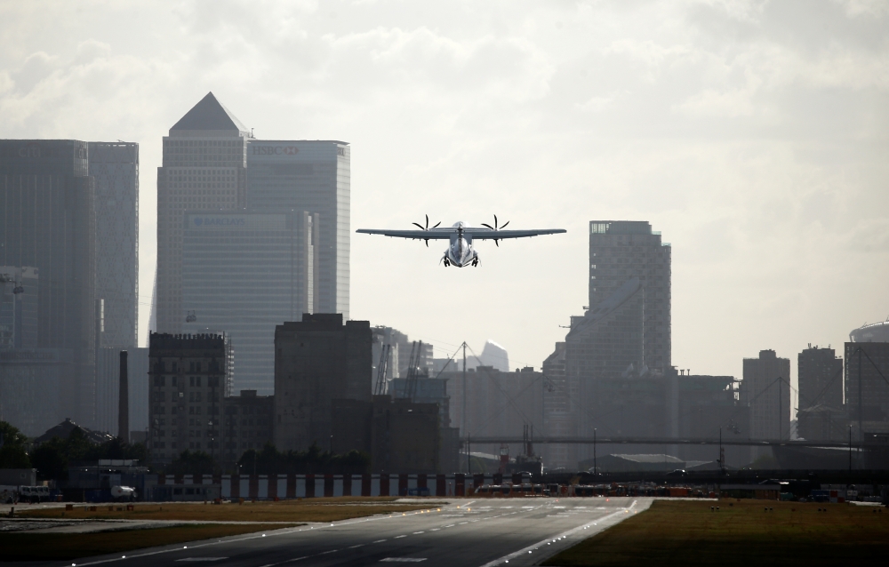 British Airways flight BA3288 takes off as London City Airport restarts commercial flights following lockdown due to the coronavirus disease (COVID-19) outbreak, in London, Britain June 21, 2020. REUTERS/Henry Nicholls