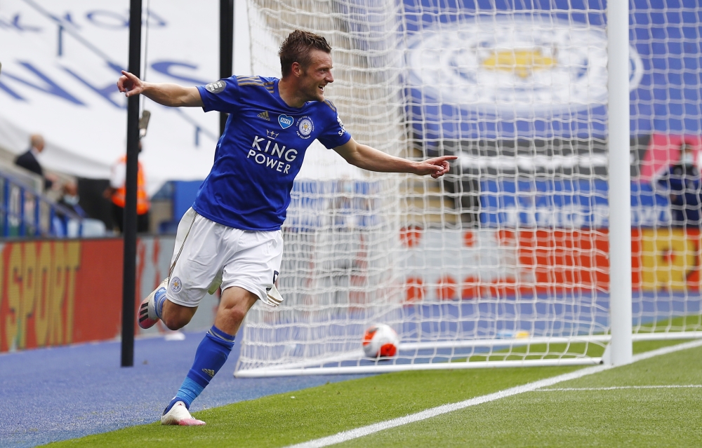 Leicester City's Jamie Vardy celebrates scoring their third goal, as play resumes behind closed doors following the outbreak of the coronavirus disease (COVID-19). (REUTERS / Jason Cairnduff)