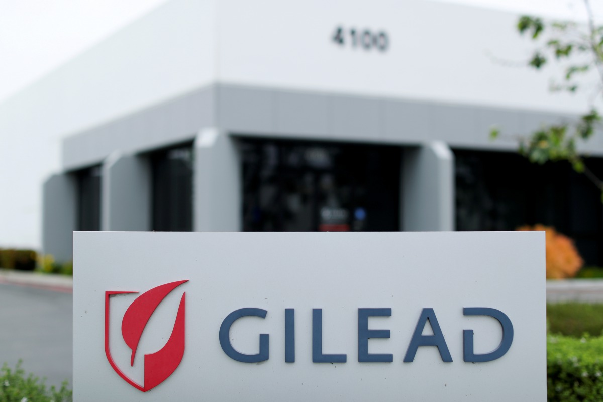 FILE PHOTO: Gilead Sciences Inc pharmaceutical company Oceanside, California, U.S., April 29, 2020. REUTERS/Mike Blake/File Photo
