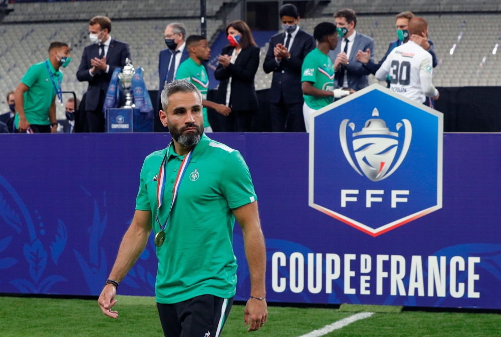Saint-Etienne's French defender Loic Perrin reacts after losing the French Cup final football match between Paris Saint-Germain (PSG) and Saint-Etienne (ASSE) on July 24, 2020, at the Stade de France in Saint-Denis, outside Paris. / AFP / GEOFFROY VAN DER