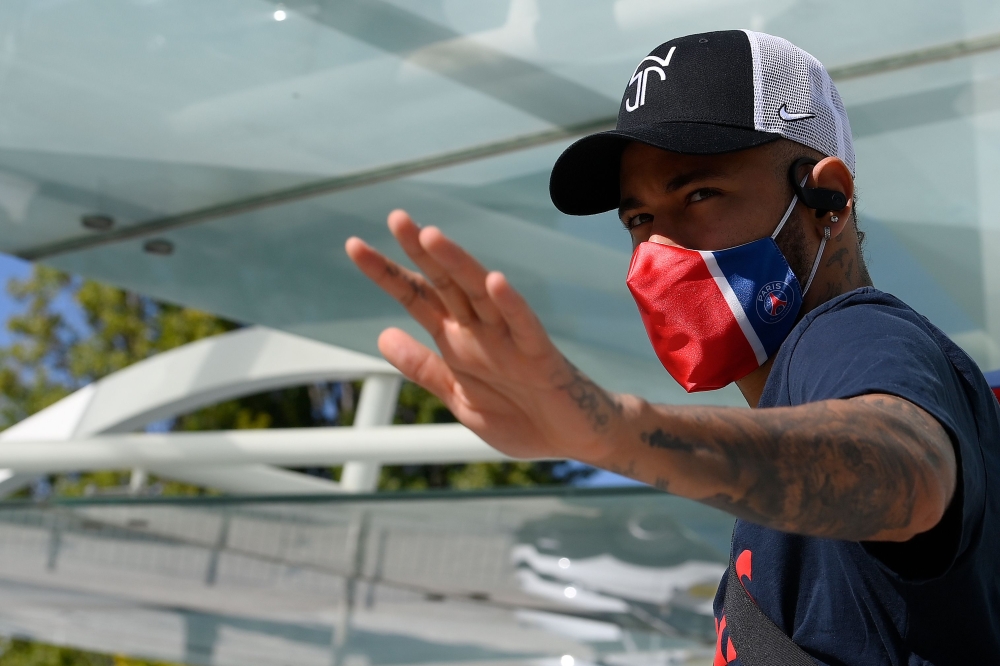 Paris Saint-Germain's Brazilian forward Neymar leaves the team hotel in Lisbon on August 21, 2020, days before the UEFA Champions League final football match between Bayern Munich and Paris Saint-Germain. (AFP / LLUIS GENE)