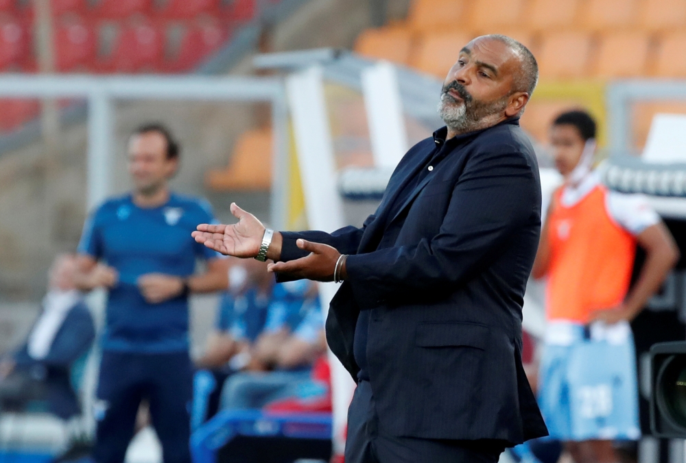 Soccer Football - Serie A - Lecce v Lazio - Stadio Via del Mare, Lecce, Italy - July 7, 2020 Lecce coach Fabio Liverani, as play resumes behind closed doors following the outbreak of the coronavirus disease (COVID-19) REUTERS/Ciro De Luca/File Photo