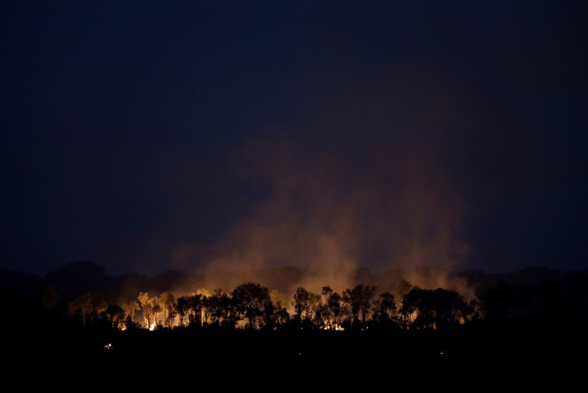 A tract of the Amazon jungle is seen burning as it is cleared by loggers and farmers near Humaita, Amazonas State, Brazil August 26, 2020. REUTERS/Ueslei Marcelino
