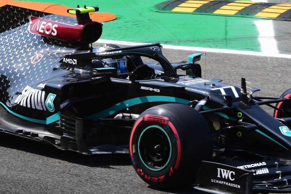 Mercedes' Finnish driver Valtteri Bottas drives during the third practice session at the Autodromo Nazionale circuit in Monza on September 5, 2020 ahead of the Italian Formula One Grand Prix. / AFP / JENNIFER LORENZINI