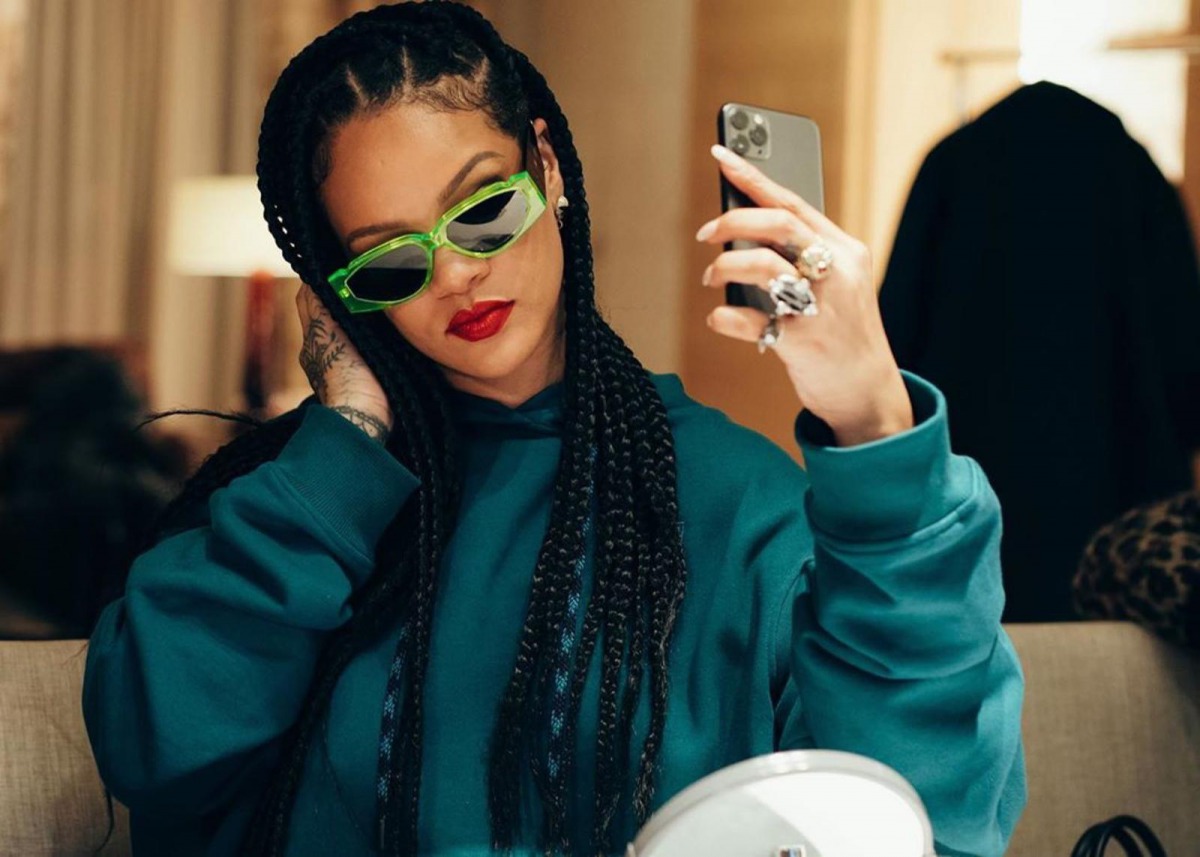Twitter: @Rihanna
