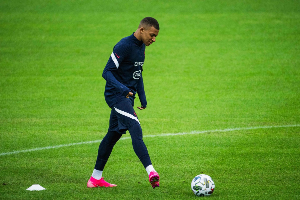 France's forward Kylian Mbappe takes part in a training session on the eve of the UEFA Nations League football match between Sweden and France on September 4, 2020 at the Friends Arena in Stockholm. / AFP / Jonathan NACKSTRAND
