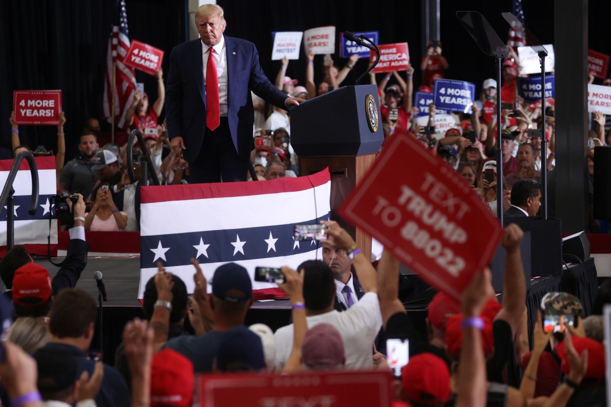U.S. President Donald Trump concludes a campaign rally with supporters in Henderson, Nevada, U.S. September 13, 2020. REUTERS/Jonathan Ernst
