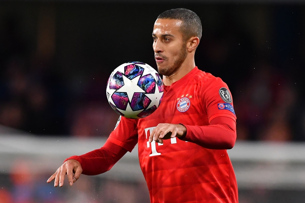 In this file photo taken on February 25, 2020 Bayern Munich's Spanish midfielder Thiago Alcantara controls the ball during the UEFA Champion's League round of 16 first leg football match between Chelsea and Bayern Munich at Stamford Bridge in London. / AF