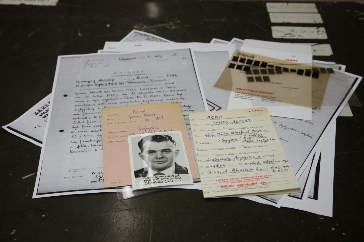 The documents of a suspected British agent called James Bond are pictured at Institute of National Remembrance (IPN) in WARSAW, Poland, September 23, 2020. REUTERS/Kacper Pempel
