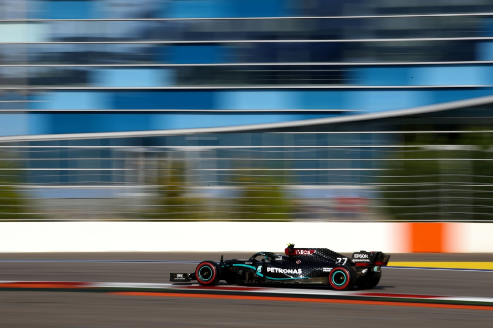 Mercedes' Finnish driver Valtteri Bottas steers his car during the second practice session for the Formula One Russian Grand Prix at the Sochi Autodrom Circuit in Sochi on September 25, 2020. / AFP / POOL / Bryn Lennon