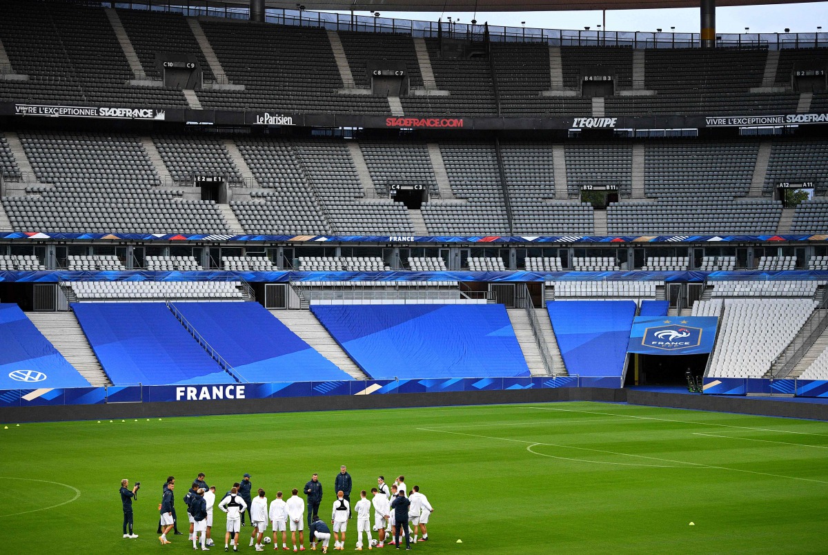 Ukraine's players attend a training session at the Stade de France stadium, in Saint-Denis, north of Paris, on October 6, 2020 on the eve of the friendy football match between France and Ukraine. / AFP / FRANCK FIFE