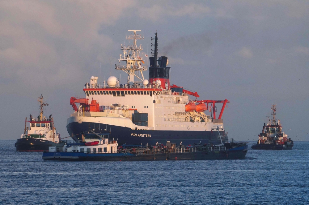 German icebreaker and research vessel 