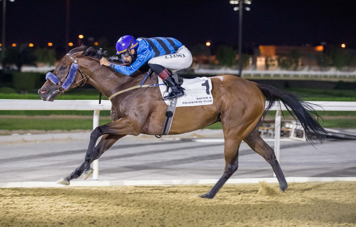 Alberto Sanna guiding Bint Saffian to victory. 