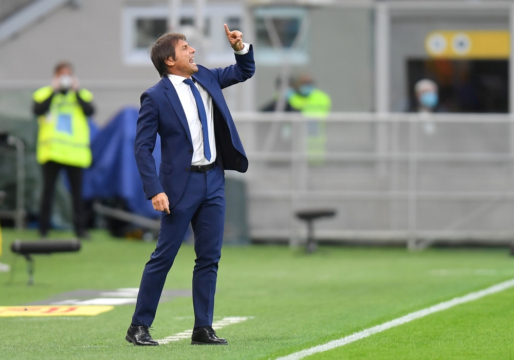 October 17, 2020 Inter Milan coach Antonio Conte REUTERS/Daniele Mascolo/File Photo