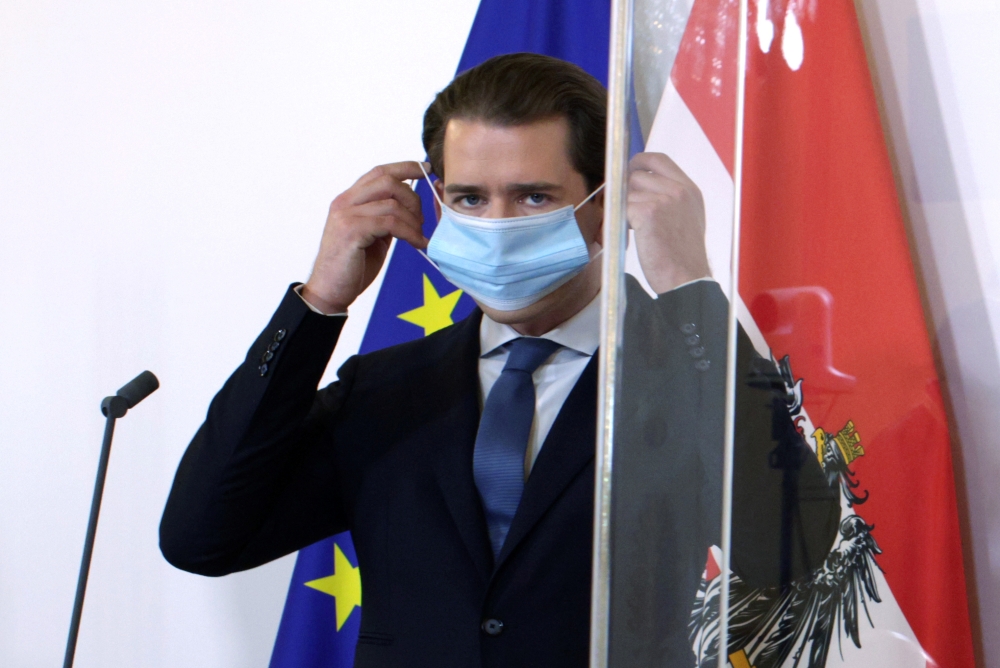 Austria's Chancellor Sebastian Kurz attends a news conference, as the spread of the coronavirus disease (COVID-19) continues, in Vienna, Austria October 29, 2020. REUTERS/Lisi Niesner