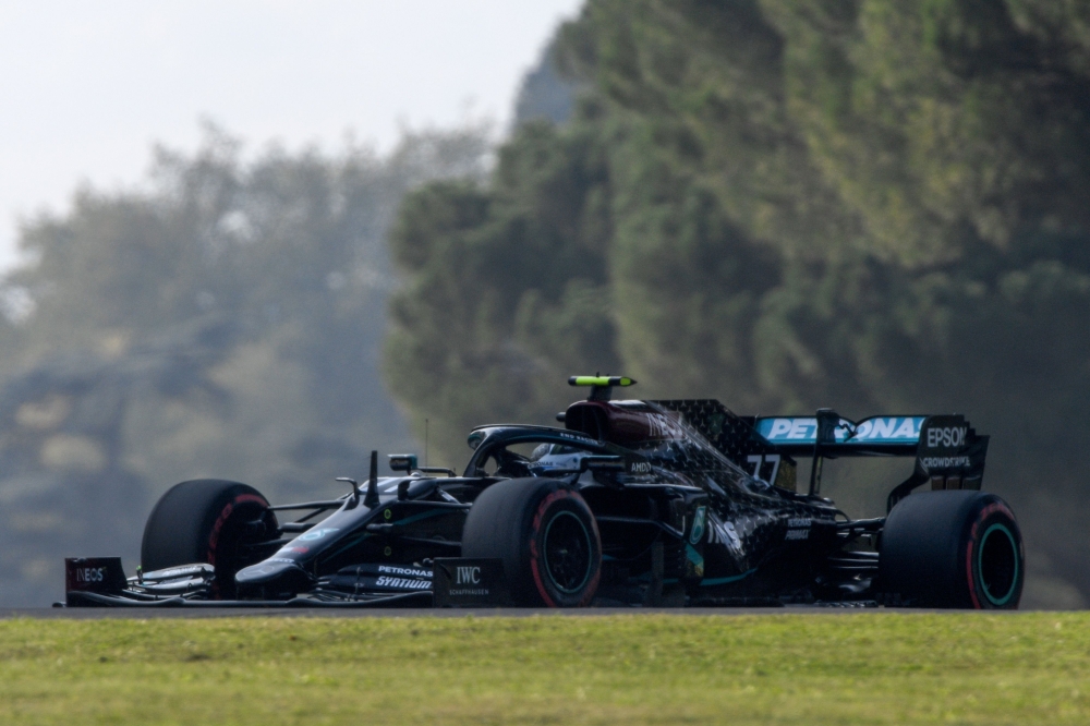 Mercedes' Finnish driver Valtteri Bottas competes during the qualifying session at the Autodromo Internazionale Enzo e Dino Ferrari race track in Imola, Italy, on October 31, 2020, a day ahead of the Formula One Emilia Romagna Grand Prix. / AFP /  RUDY CA