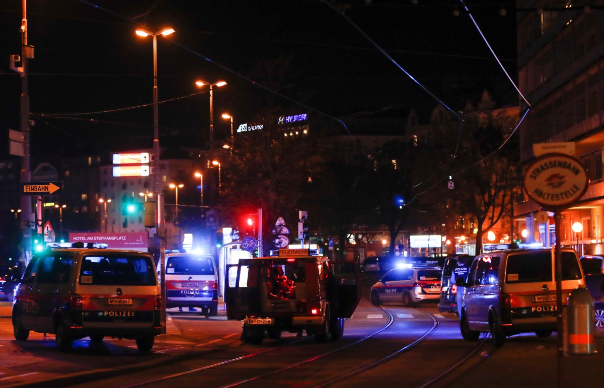 Police blocks a street near Schwedenplatz square after a shooting in Vienna, Austria November 2, 2020. REUTERS/Leonhard Foeger

