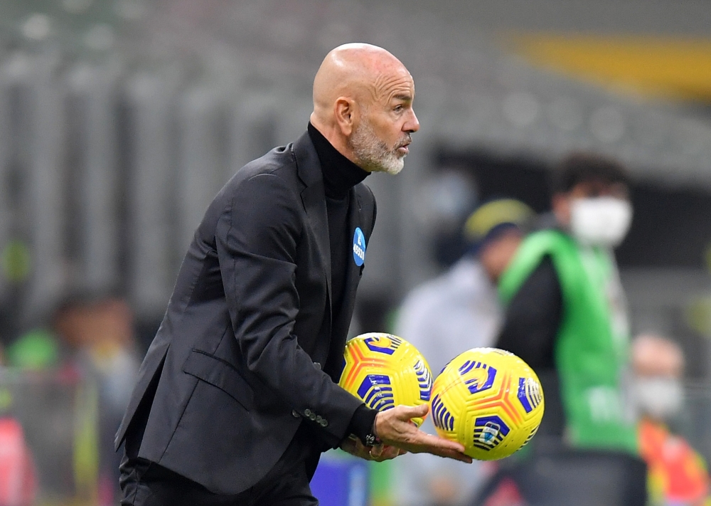 AC Milan coach Stefano Pioli during the match REUTERS/Daniele Mascolo