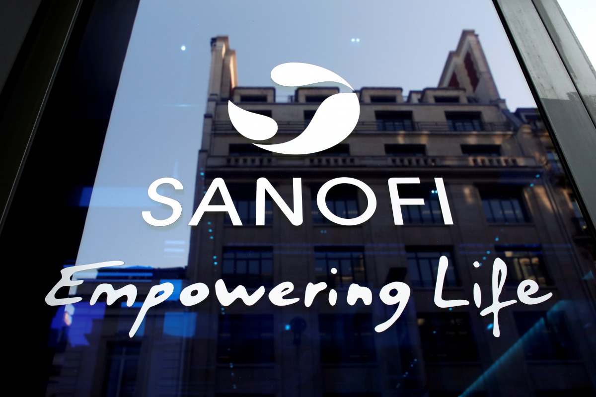 FILE PHOTO: A Sanofi logo is seen during the company's annual results news conference in Paris, France, February 6, 2020. REUTERS/Benoit Tessier/File Photo
