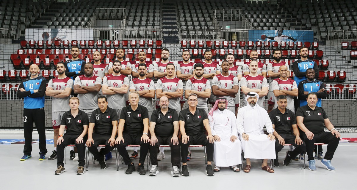 The national handball team players and officials
