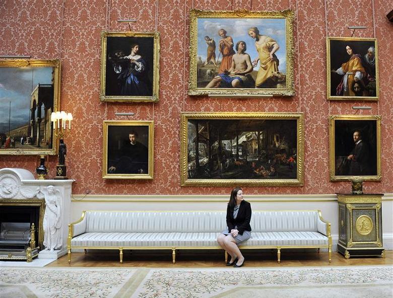 FILE PHOTO: The Picture Gallery at Buckingham Palace, March 25, 2011. REUTERS/Nick Ansell/POOL

