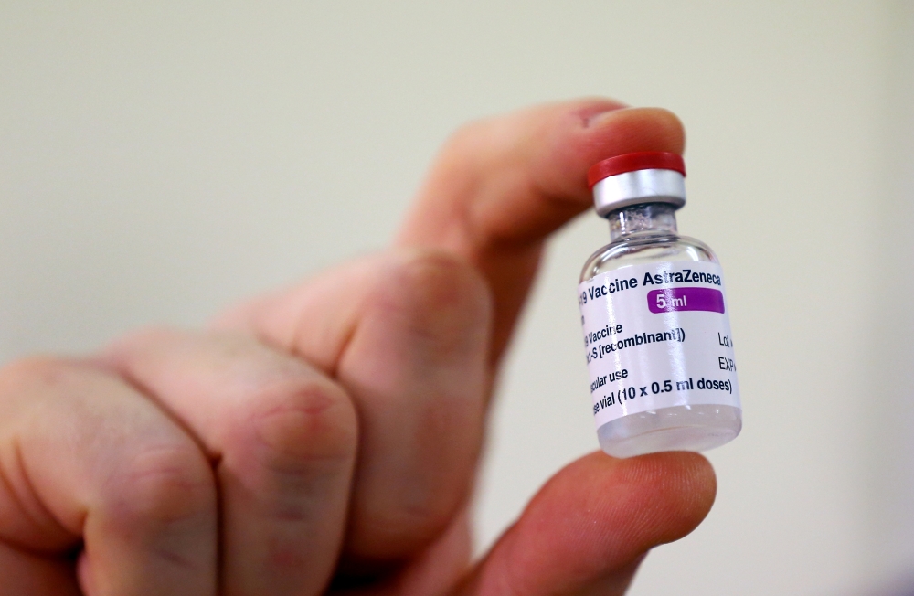 A dose of the Oxford University/AstraZeneca COVID-19 vaccine is displayed at the Princess Royal Hospital in Haywards Heath, West Sussex, Britain January 2, 2021. Gareth Fuller/PA Wire/Pool via REUTERS/File Photo