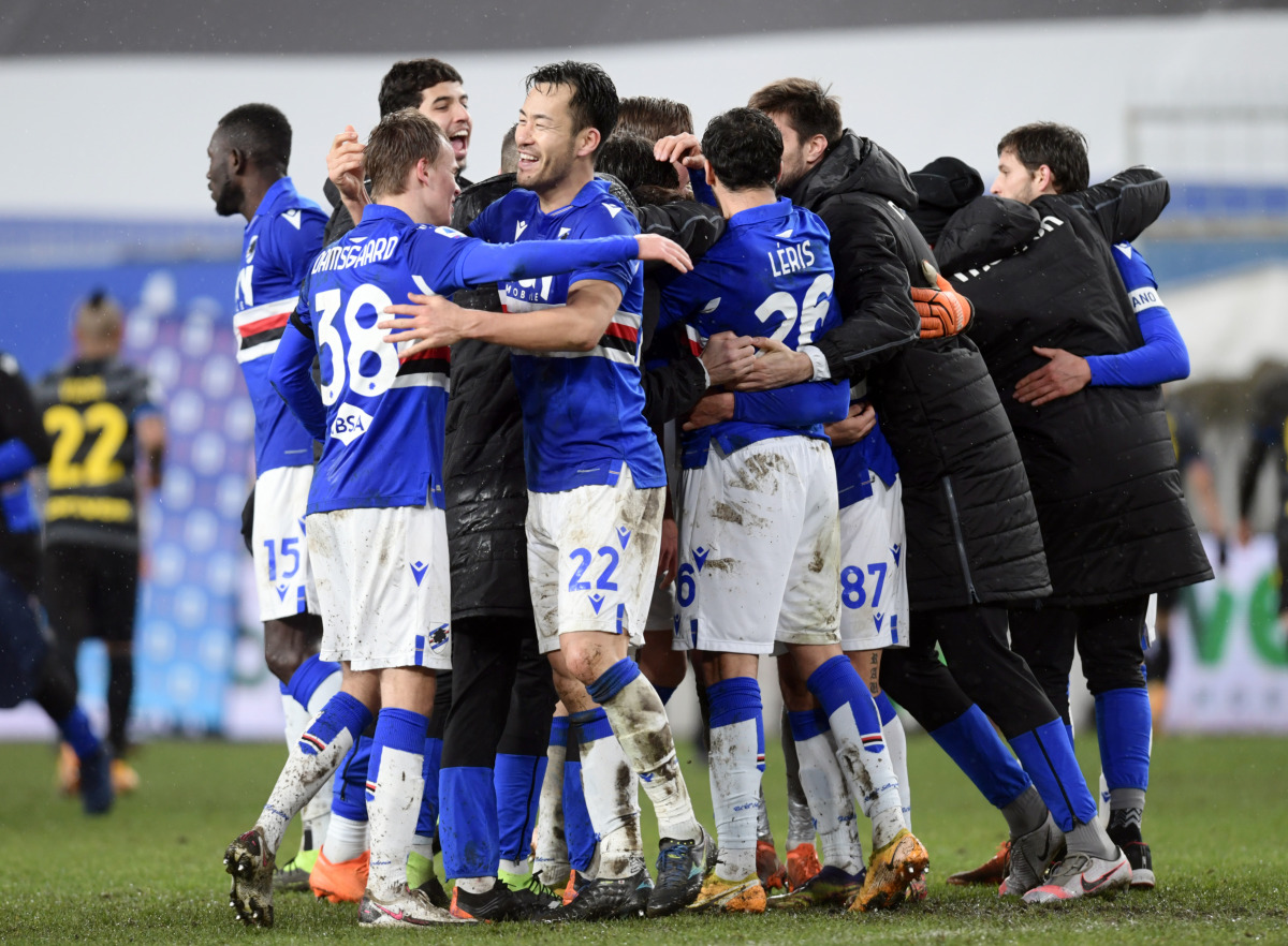 Soccer Football - Serie A - Sampdoria v Inter Milan - Stadio Comunale Luigi Ferraris, Genoa, Italy - January 6, 2021 Sampdoria players celebrate after the match REUTERS/Jennifer Lorenzini
