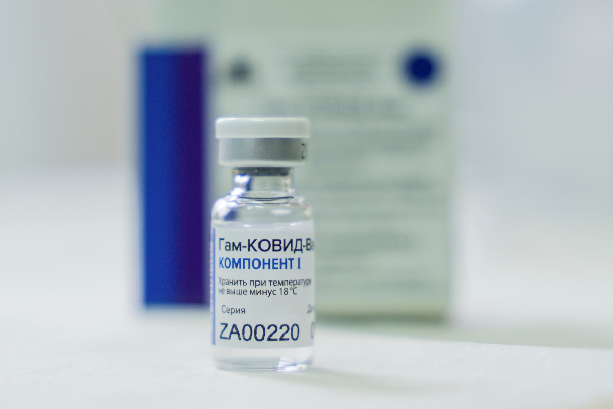 A vial of the Russian Sputnik V coronavirus vaccine is pictured in Belgrade, Serbia, January 6, 2021. REUTERS/Fedja Grulovic
