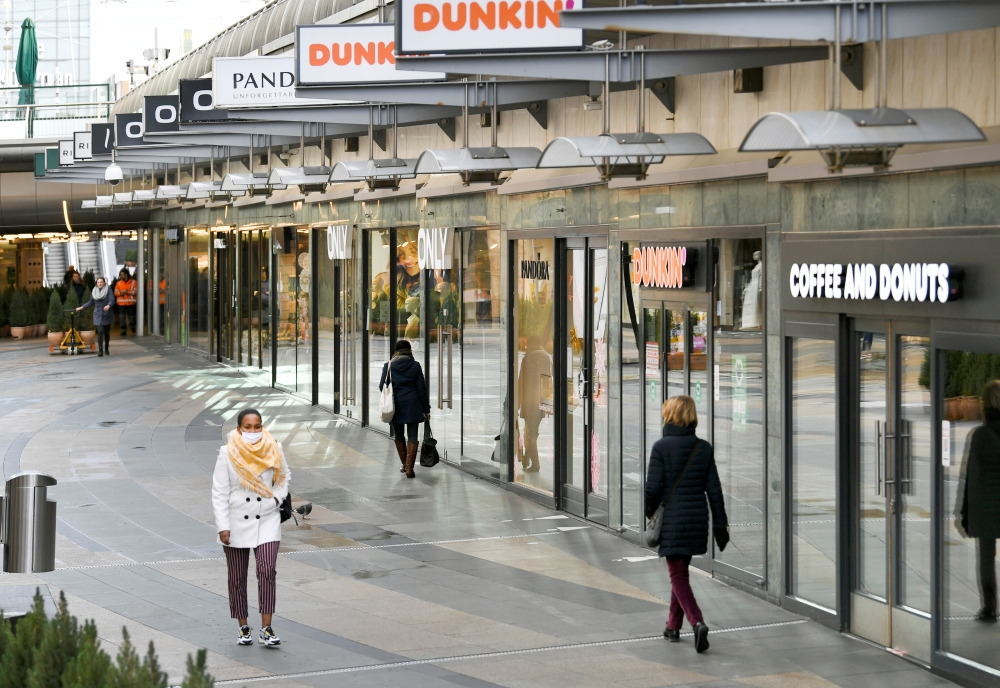 An empty street is seen during lockdown as the spread of the coronavirus disease (COVID-19) continues in Amsterdam, Netherlands December 15 2020, REUTERS/Piroschka van de Wouw/File Photo/File Photo